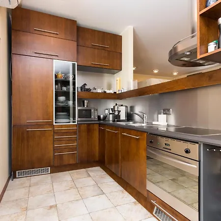 Spacious Two Story In The Center Of Historic Old Town Таллин